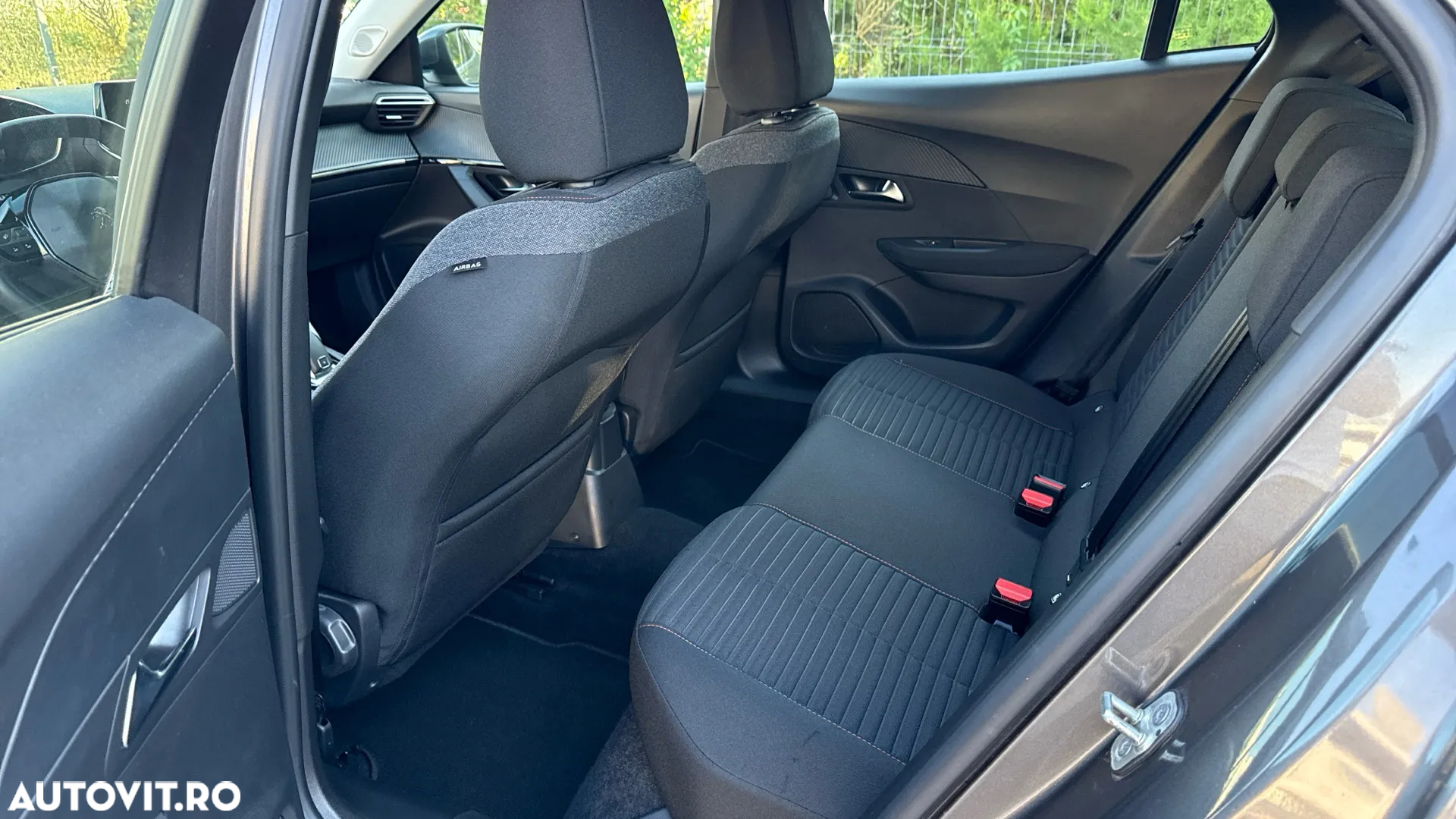 Peugeot 2008 1.5 BlueHDI STT EAT8 Allure - 13