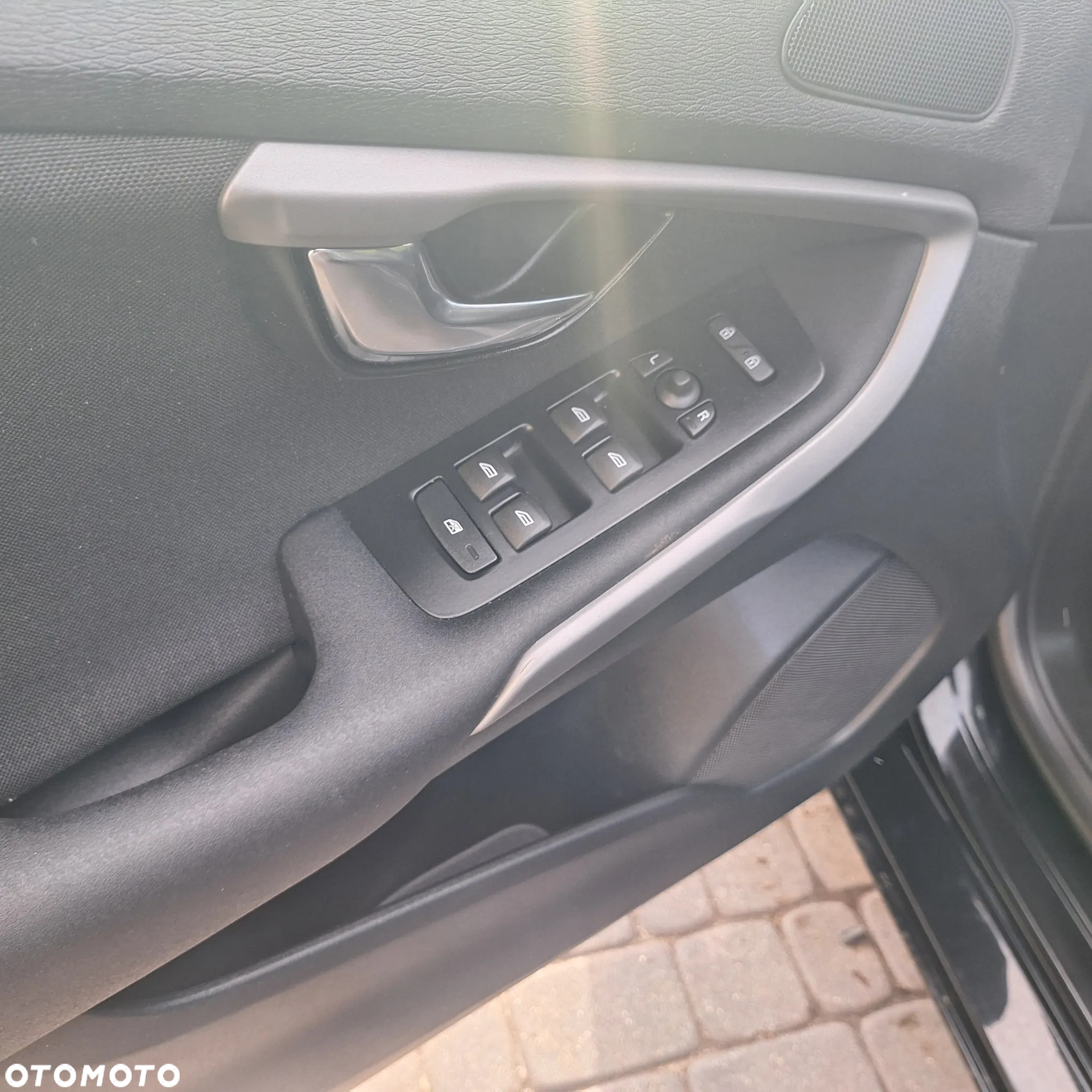 Volvo V40 D2 Drive-E Momentum - 9