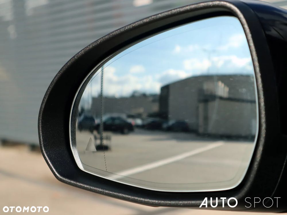 Mercedes-Benz Klasa C 180 9G-TRONIC AMG Line - 11