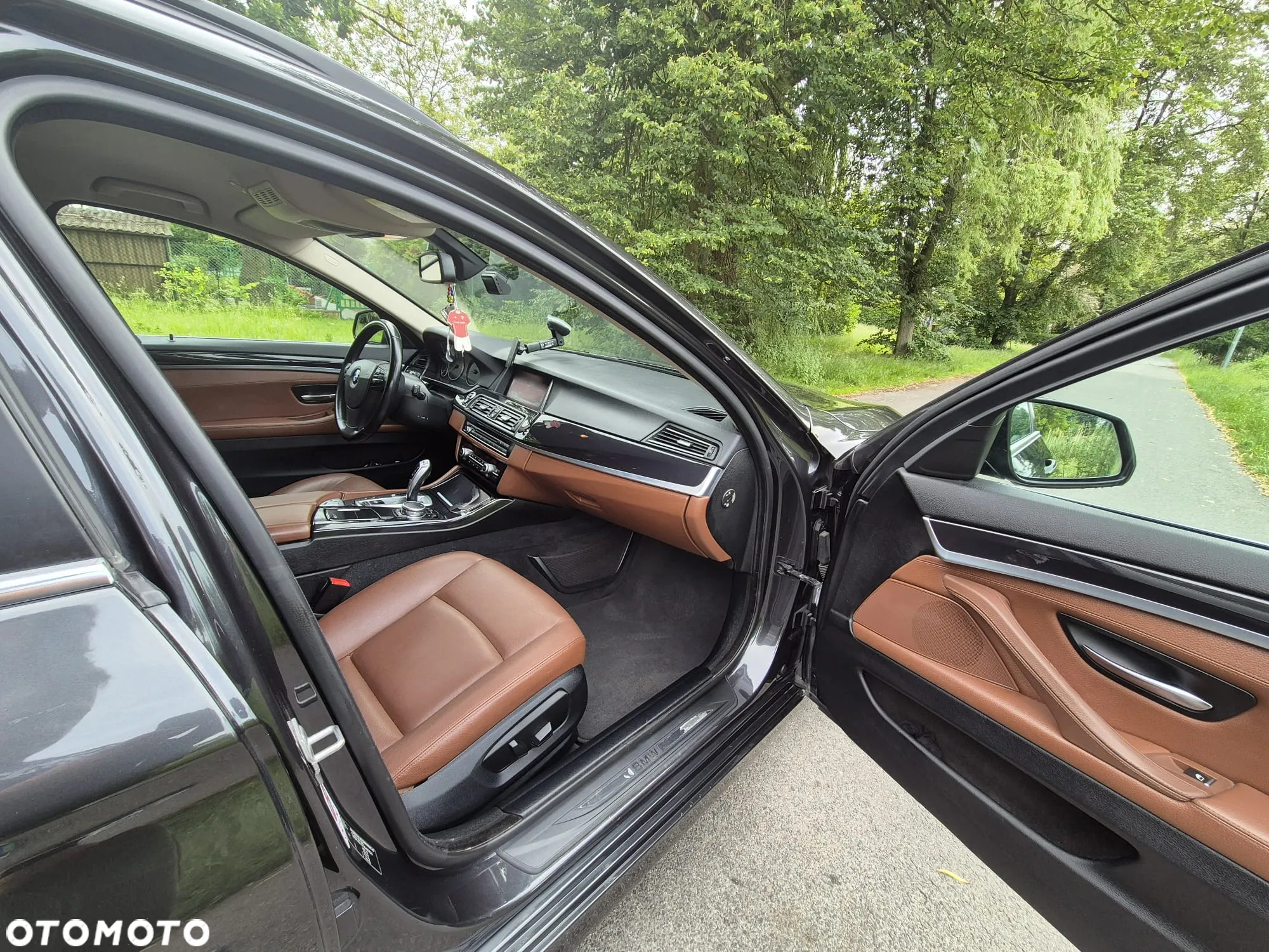 BMW Seria 5 525d xDrive Touring Luxury Line - 28