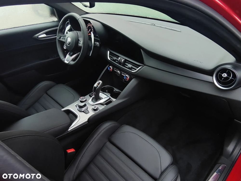 Alfa Romeo Giulia 2.0 Turbo Veloce Q4 - 13