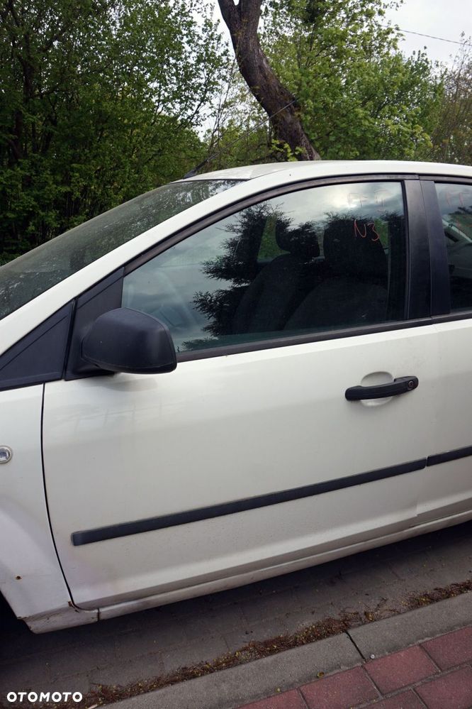 DRZWI PRZEDNIE LEWE FOCUS II MK2 5D HB N3  BIAŁY FORD 2004-2008 - 1
