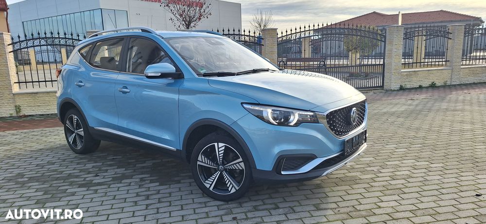 MG ZS EV Luxury - 1