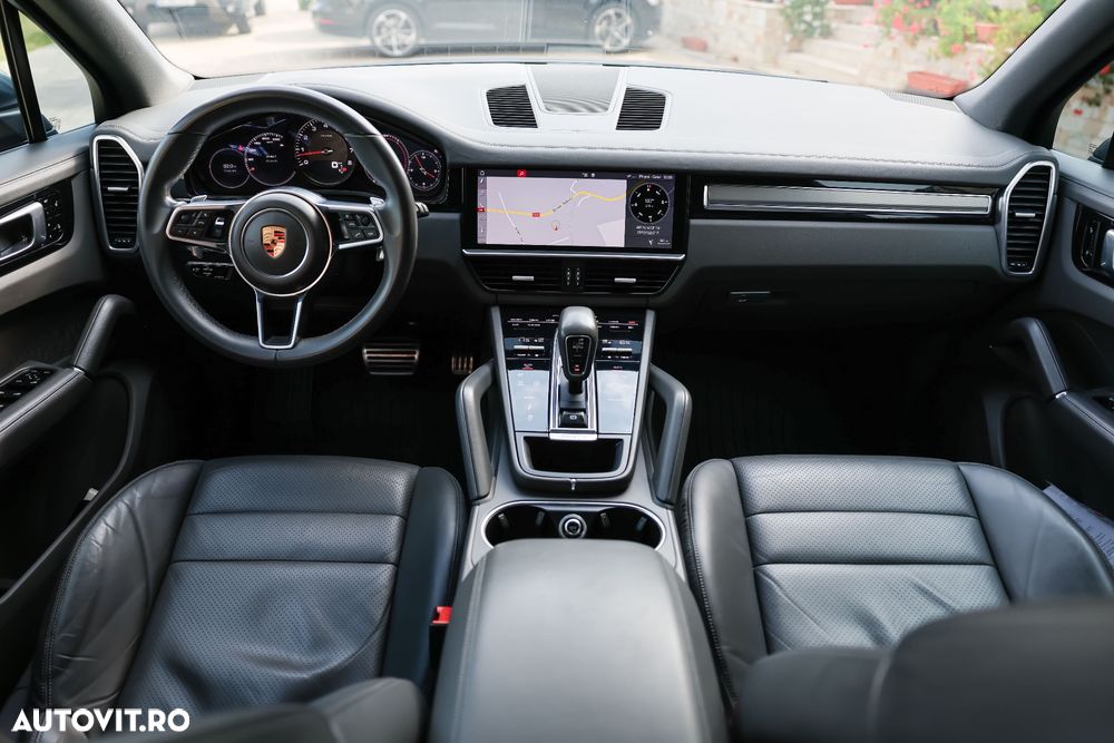 Porsche Cayenne - 9