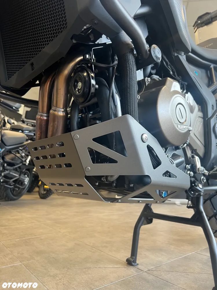 QJMOTOR SRT 600SX - 12
