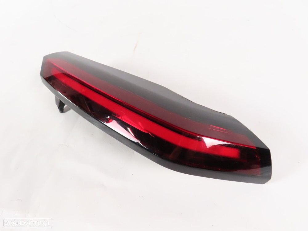 Farolim da mala Direito Seminovo/ Original CITROEN C4 III (BA,BB/BC) 9831120580 - 2