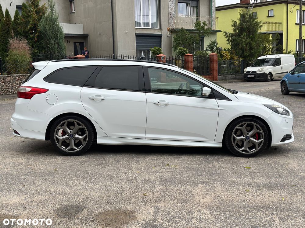 Ford Focus ST - 6