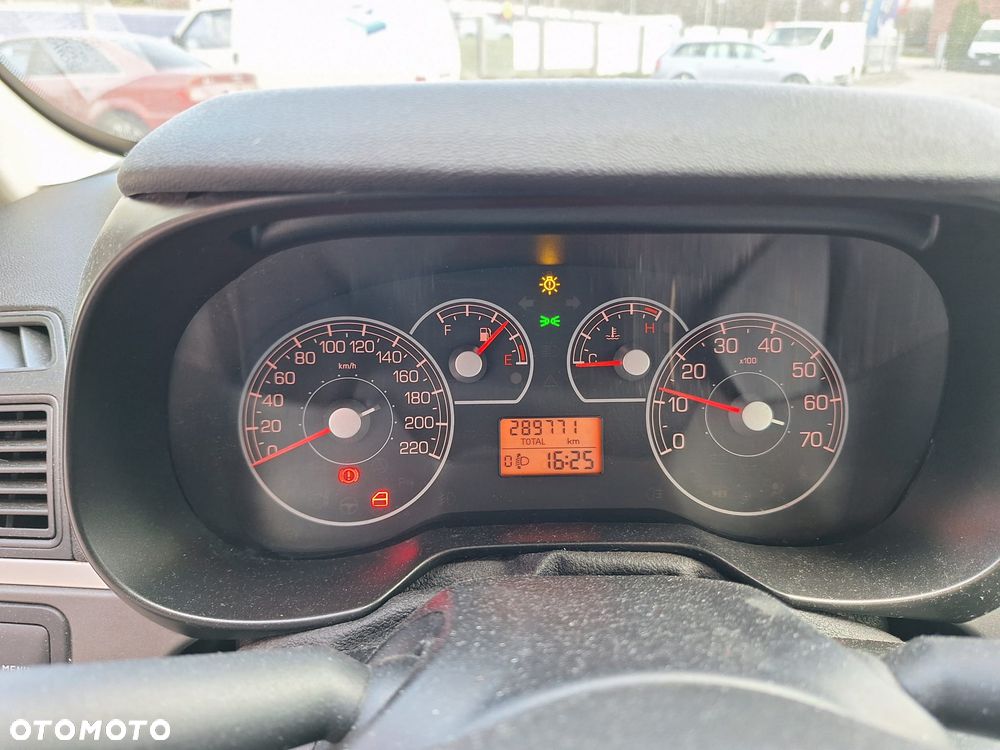 Fiat Punto 1.2 8V Active - 4