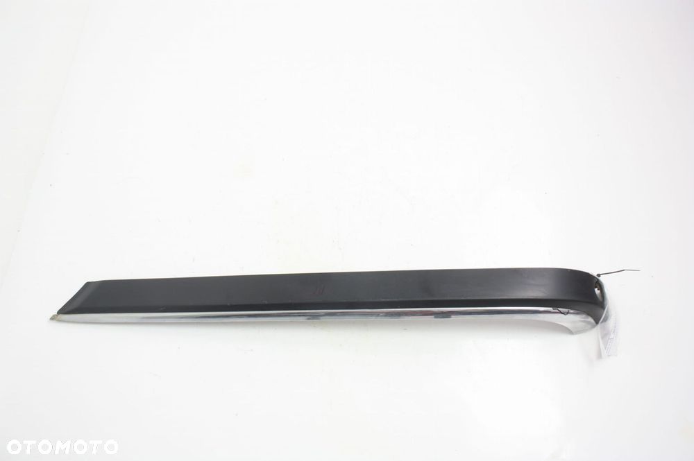 LISTWA PRAWY TYŁ BMW 728 E38 - 1