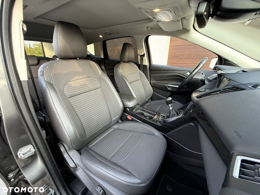 Ford Kuga 1.5 EcoBoost 2x4 ST-Line - 33