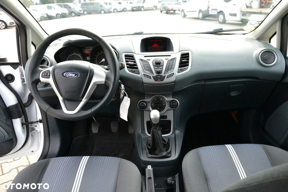 Ford Fiesta - 16