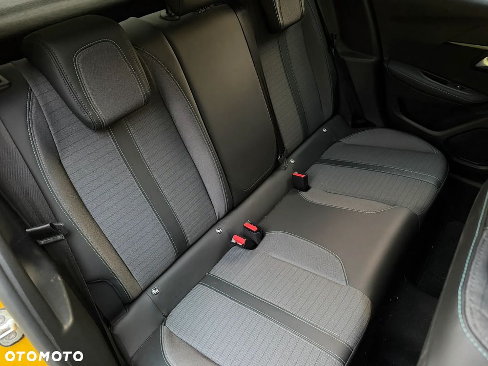 Peugeot 208 PureTech 100 EAT8 Allure - 25