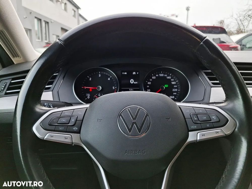 Volkswagen Passat 2.0 TDI DSG Advance - 22
