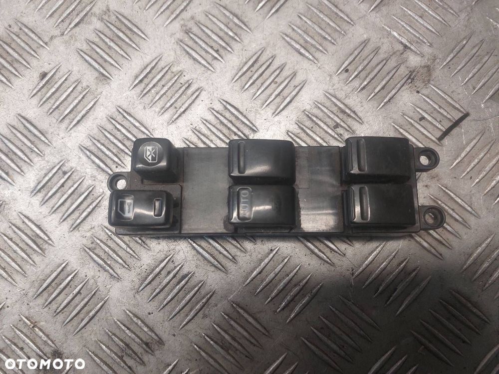 PRZEŁĄCZNIK SZYB LEWY PRZÓD NISSAN X-TRAIL I - 1