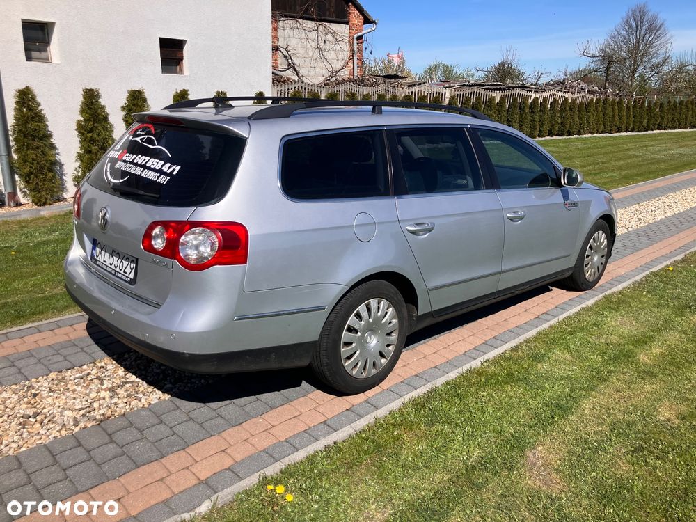 Volkswagen Passat 2.0 TDI DPF DSG Trendline - 4