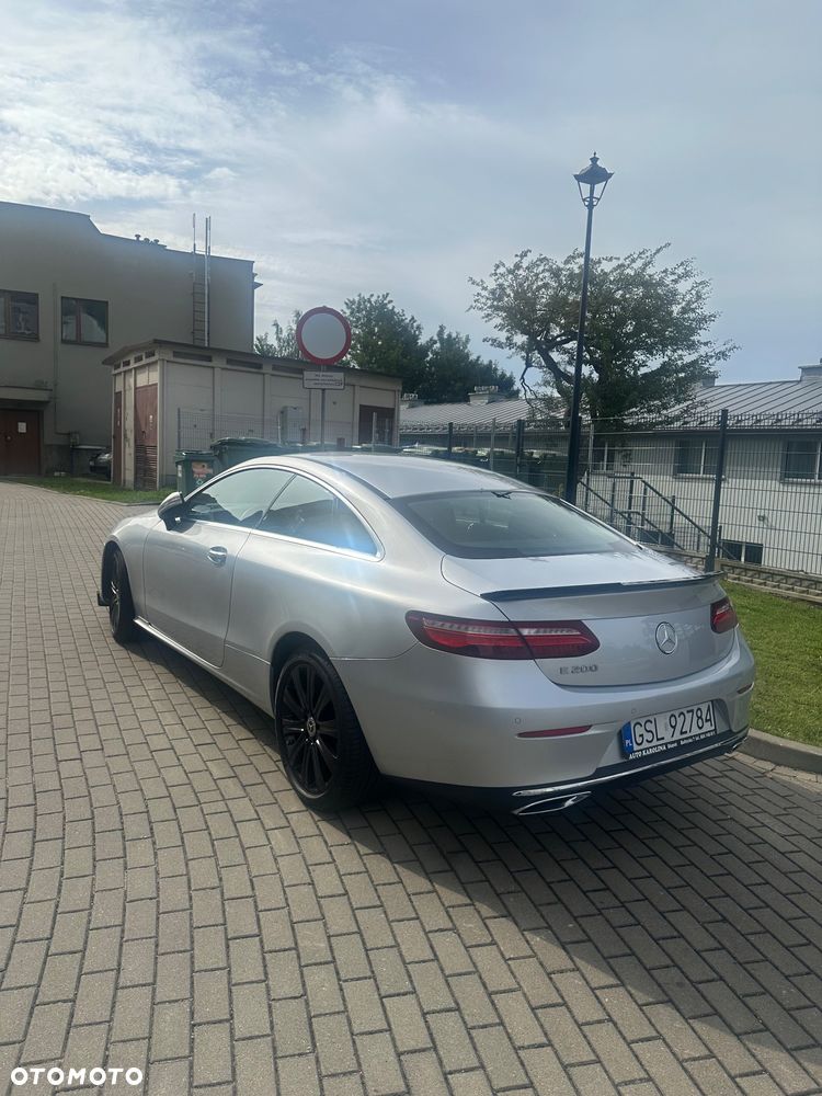 Mercedes-Benz Klasa E - 32