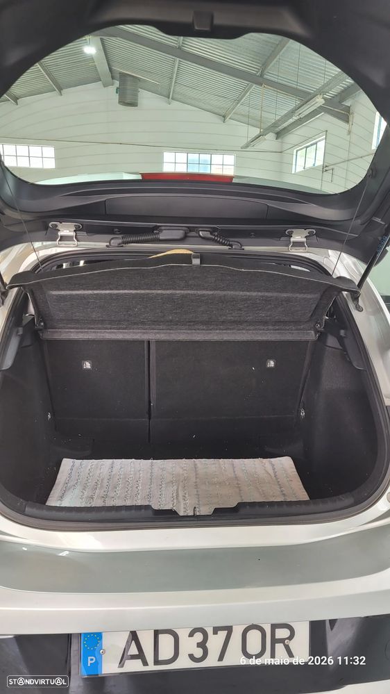 Toyota Corolla 1.8 Hybrid Comfort - 12