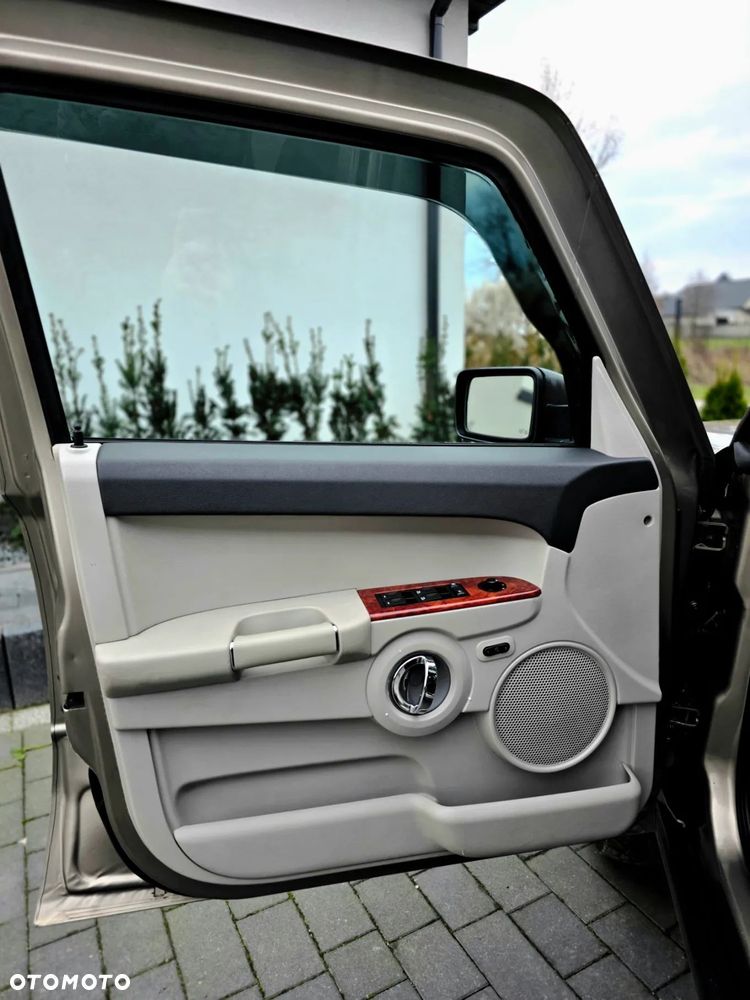 Jeep Commander 5.7 V8 HEMI Automatik Limited - 15