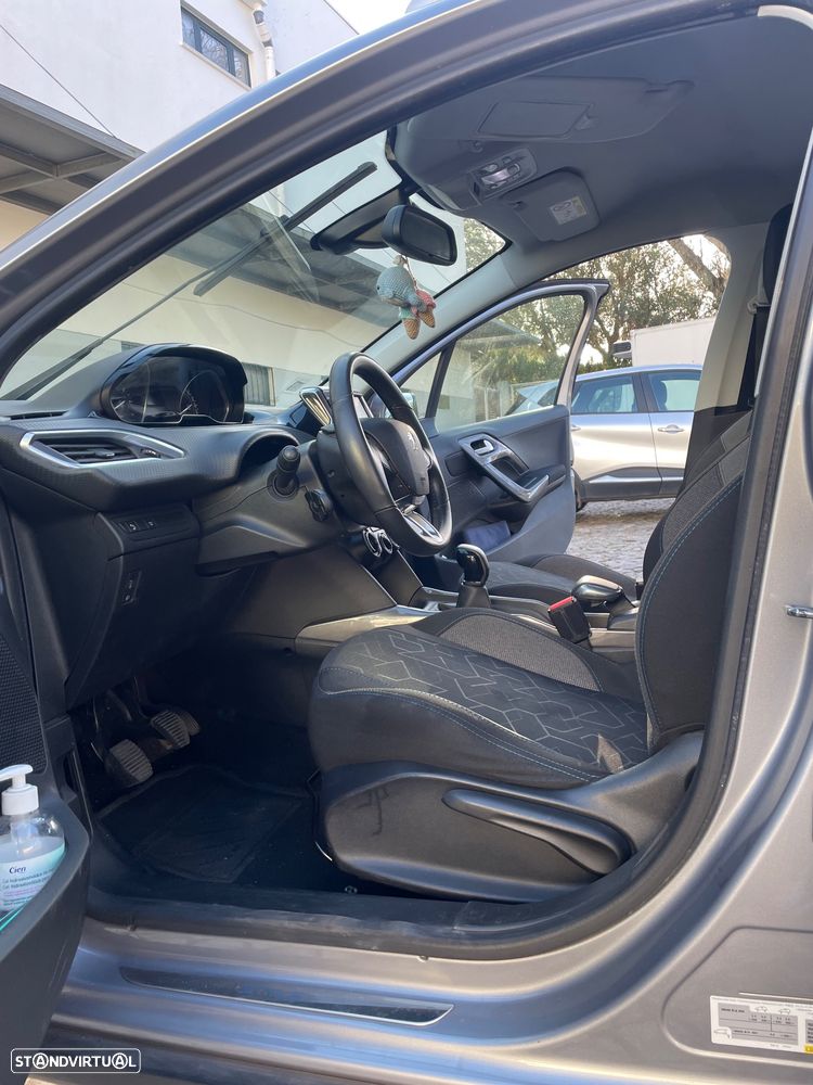 Peugeot 2008 1.2 PureTech Style - 10