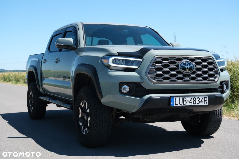 Toyota Tacoma - 1