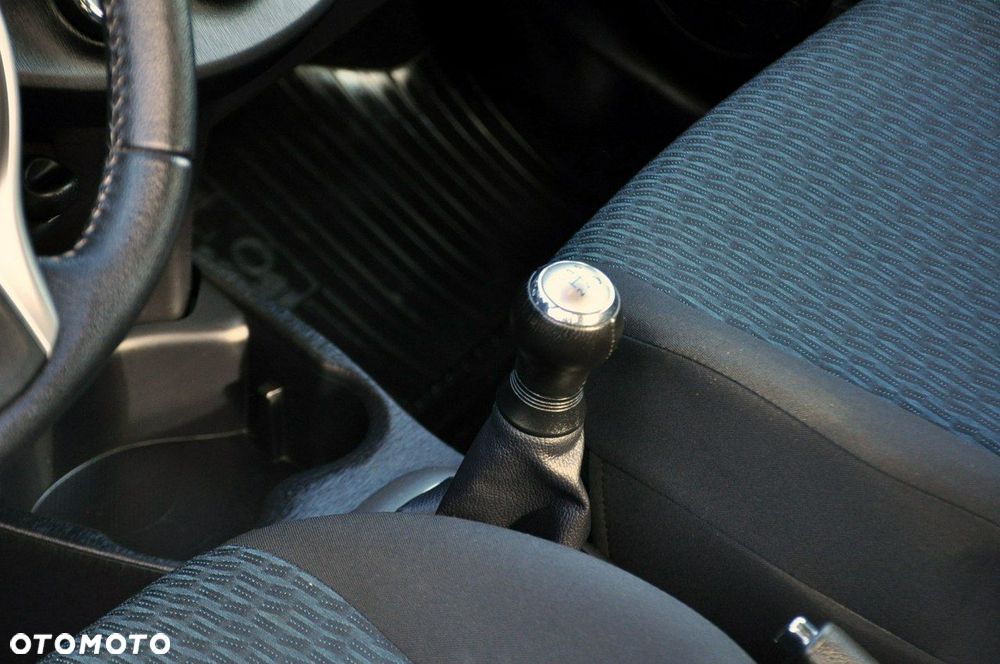 Toyota Yaris - 34
