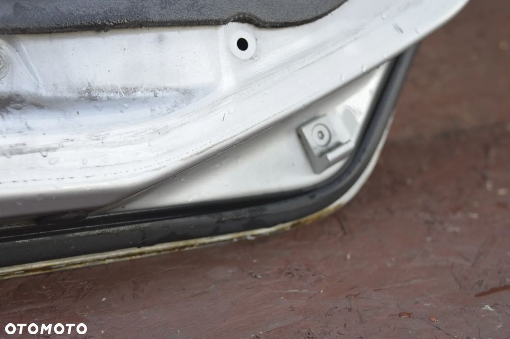 BMW E46 SEDAN ORYGINALNE KOMPLETNE DRZWI TYŁ LEWE / PRAWE W KOLORZE TITANSILBER 354/7 O NR.  41 52 7 034 153 / 41 52 8 240 075 /  41 52 7 034 154 / 41 52 8 240 076 OEM W DOBRYM STANIE - 29