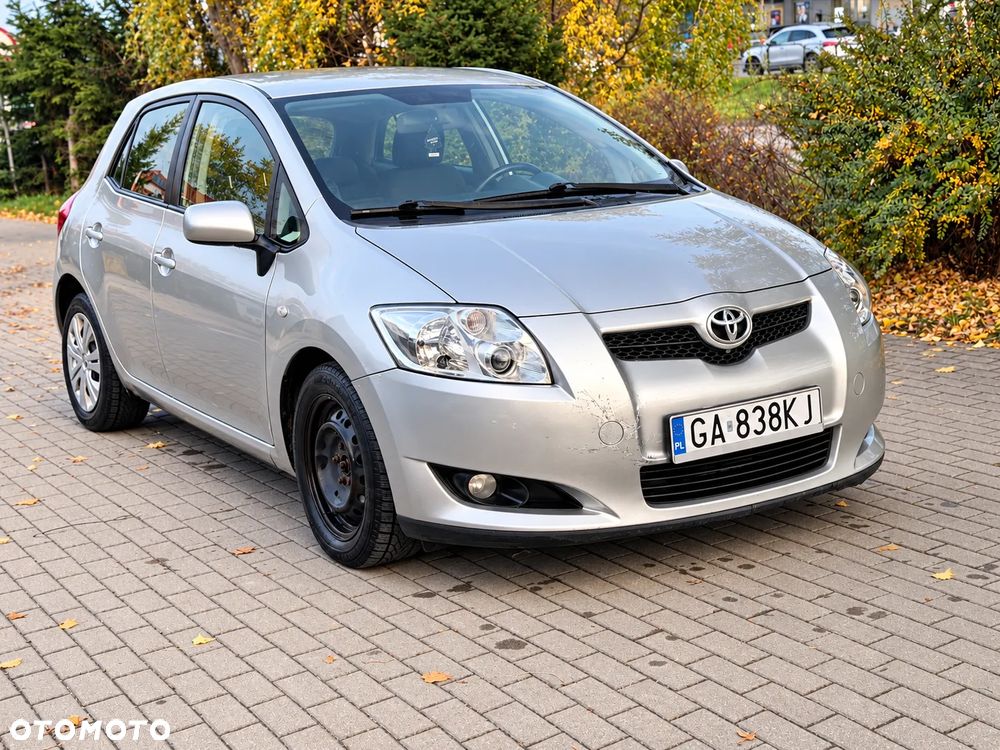 Toyota Auris 2007 photo 2