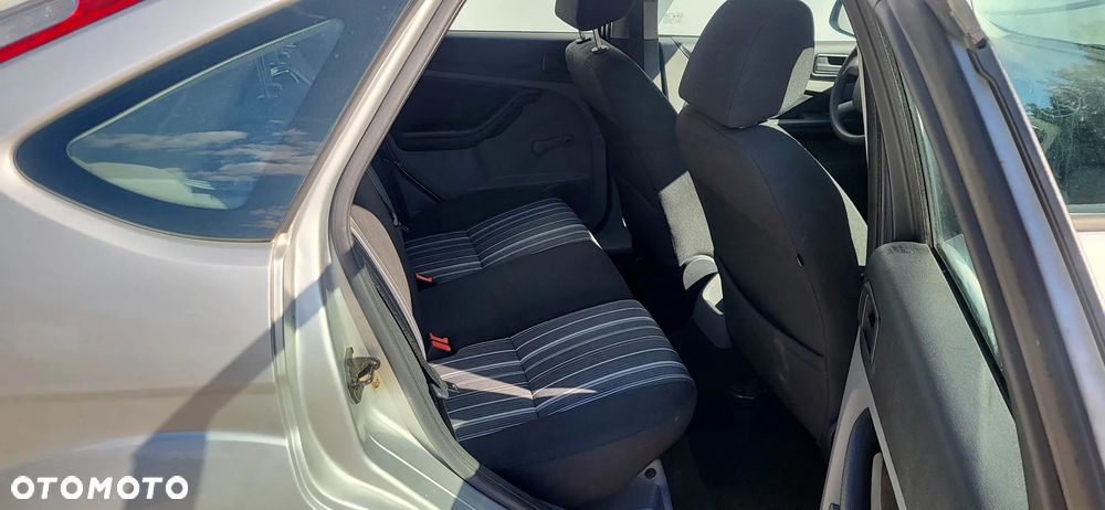 Ford Focus 1.6 TDCi Ambiente - 20