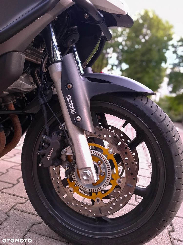 Honda VFR - 10