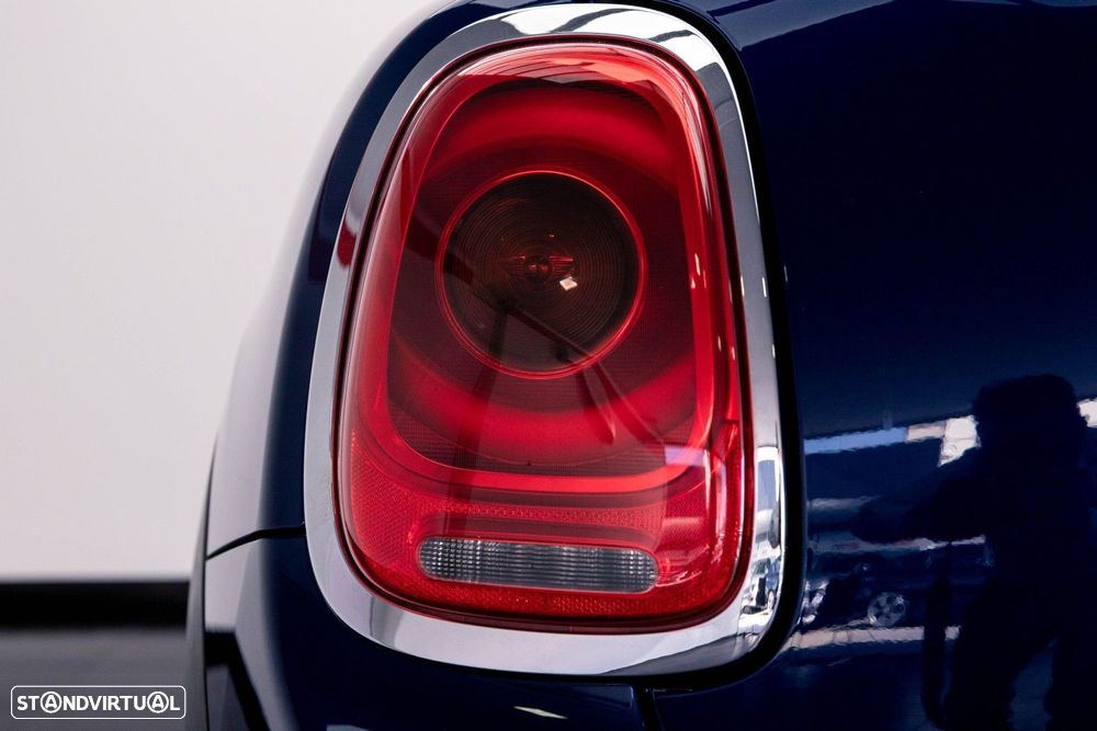 MINI 5 Portas Cooper D Auto - 10