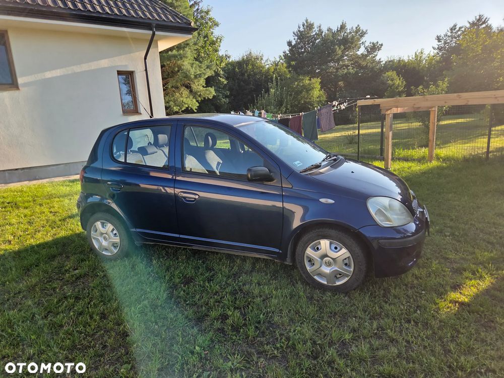 Toyota Yaris 1.0 Base - 2
