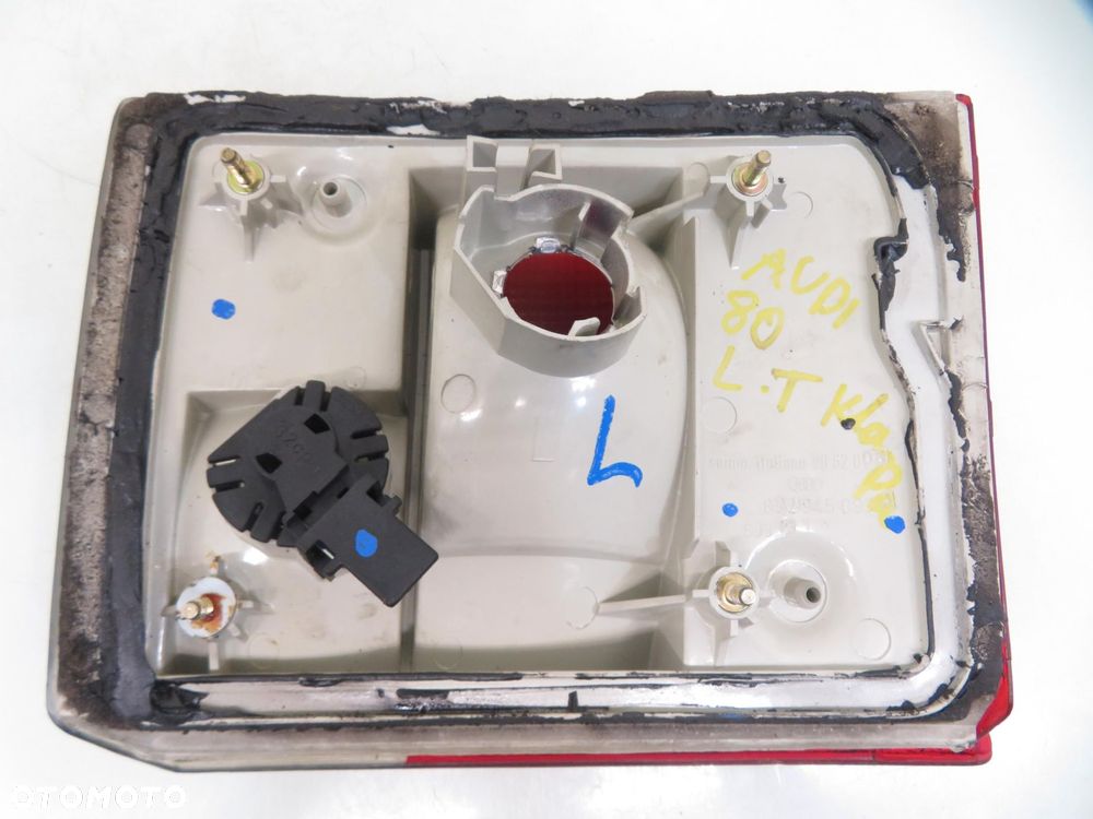 LAMPA LEWA TYLNA KLAPA AUDI 80 B4 8A9945093A - 3