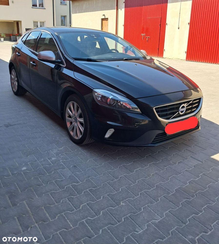 Volvo V40 D2 Drive-E R-Design Momentum - 1