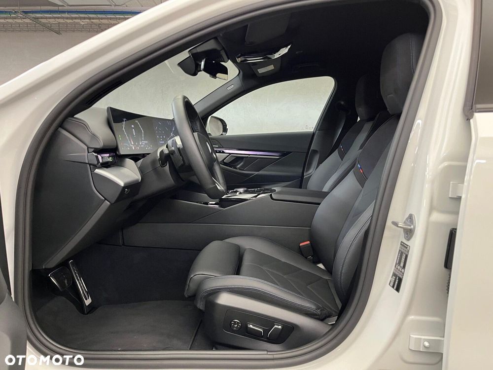 BMW Seria 5 520i mHEV M Sport - 16