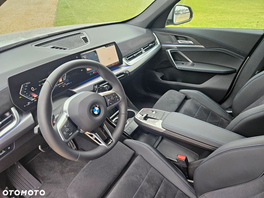 BMW X1 sDrive18i - 12