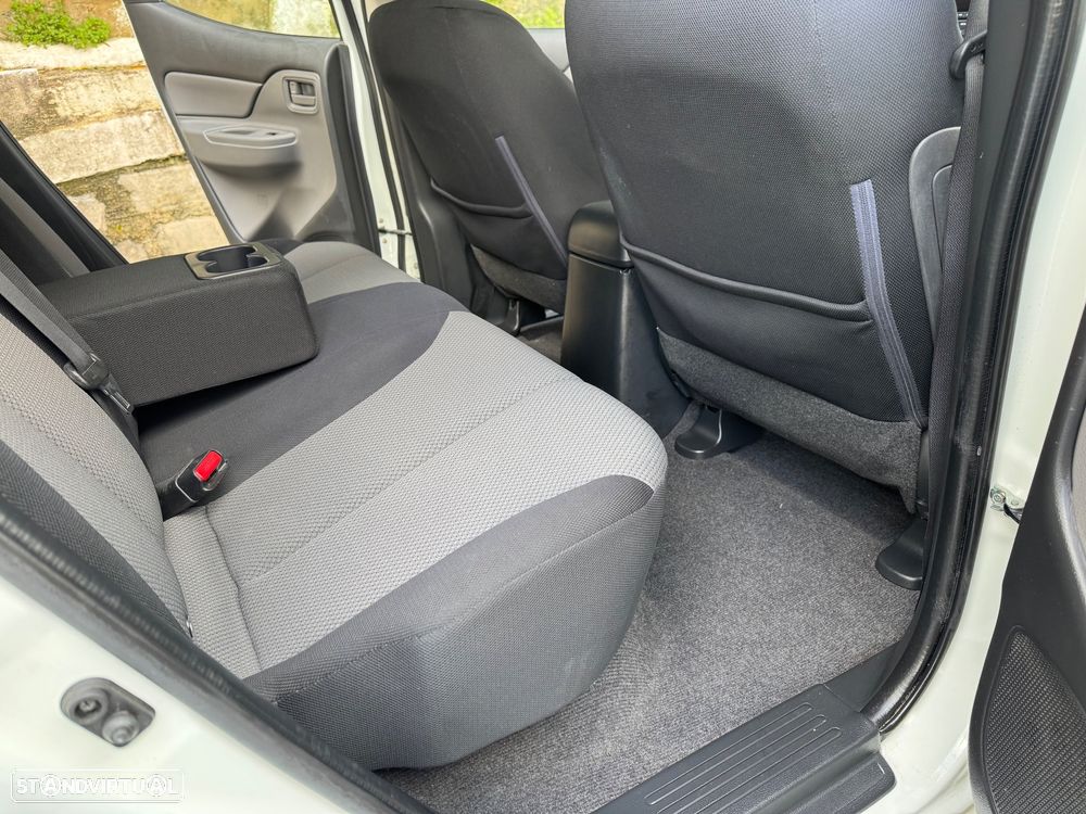 Mitsubishi L200 2.4 DI-D CD Invite 2WD - 27