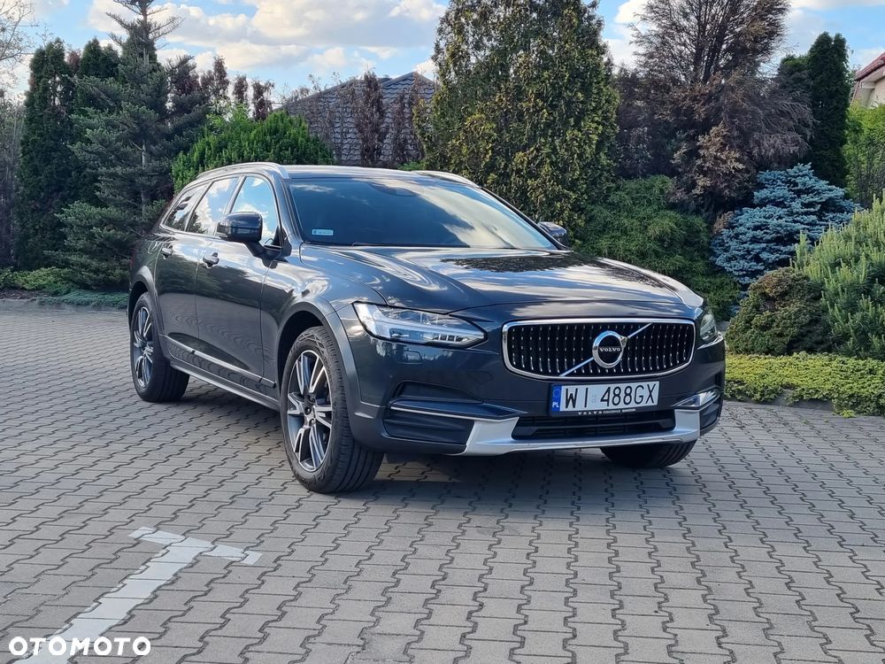 Volvo V90 Cross Country - 1