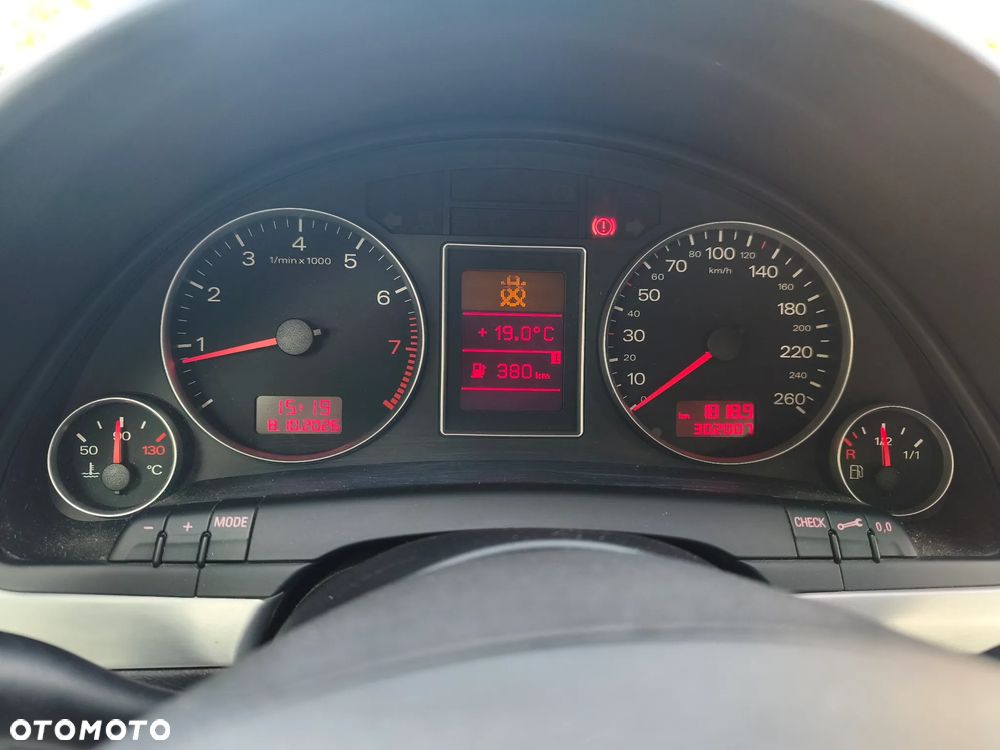 Audi A4 Limousine - 10