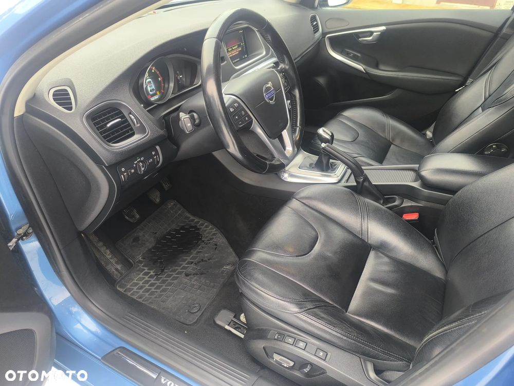 Volvo V40 D4 Summum - 8