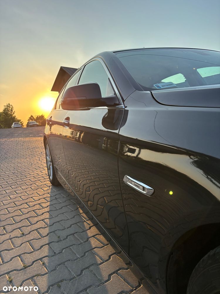 BMW Seria 5 530d xDrive Luxury Line - 3