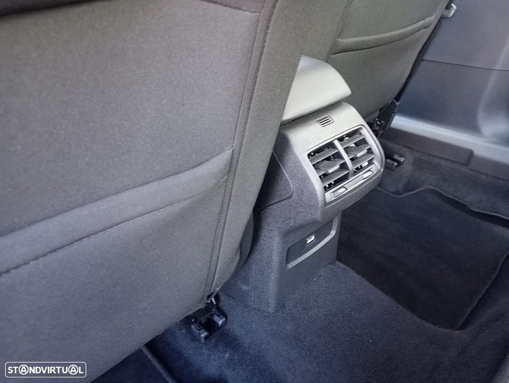 Citroën C4 X 1.2 Hybrid Plus e-DSC6 - 13