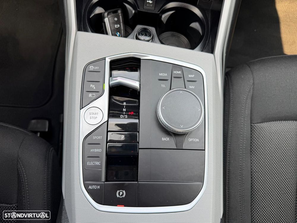 BMW 320 e Auto - 24