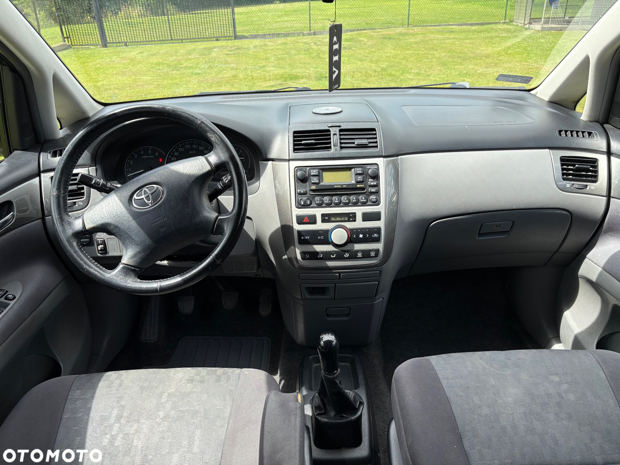Toyota Avensis Verso 2.0 D-4D - 4