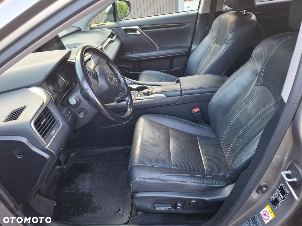 Lexus RX - 10