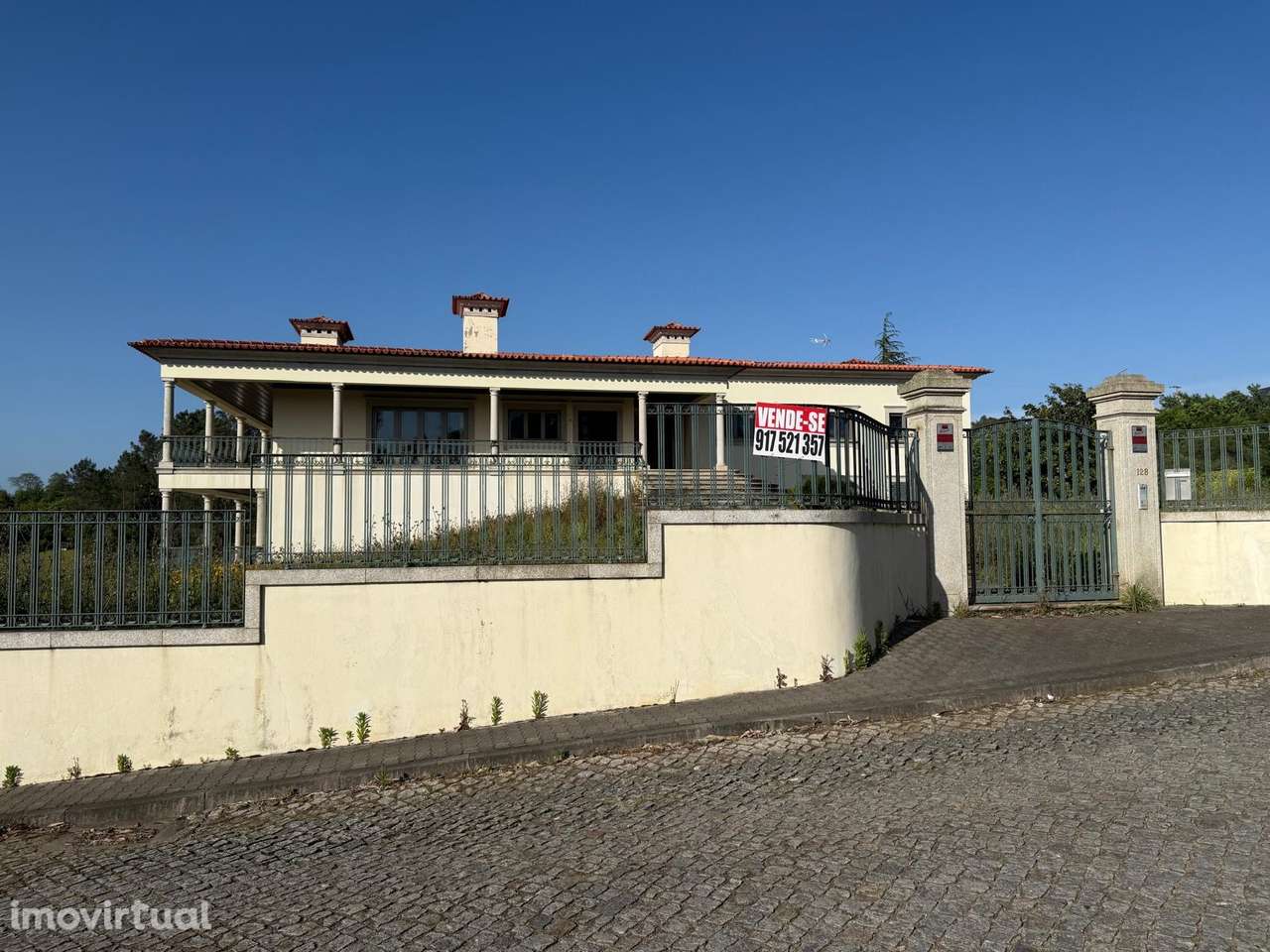 Moradia T7 com 1323m2 de construção e 6867m2 terreno na Trofa - Grande imagem: 2/29