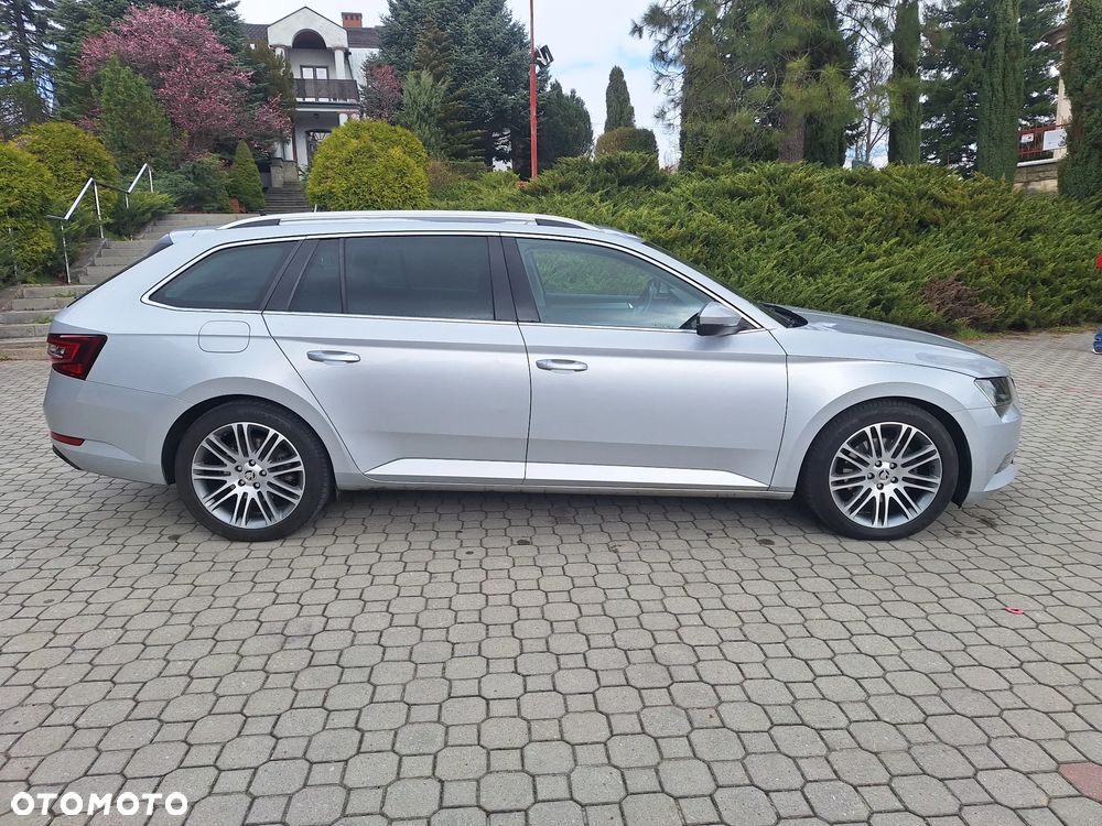 Skoda Superb 2.0 TDI DSG Ambition - 8