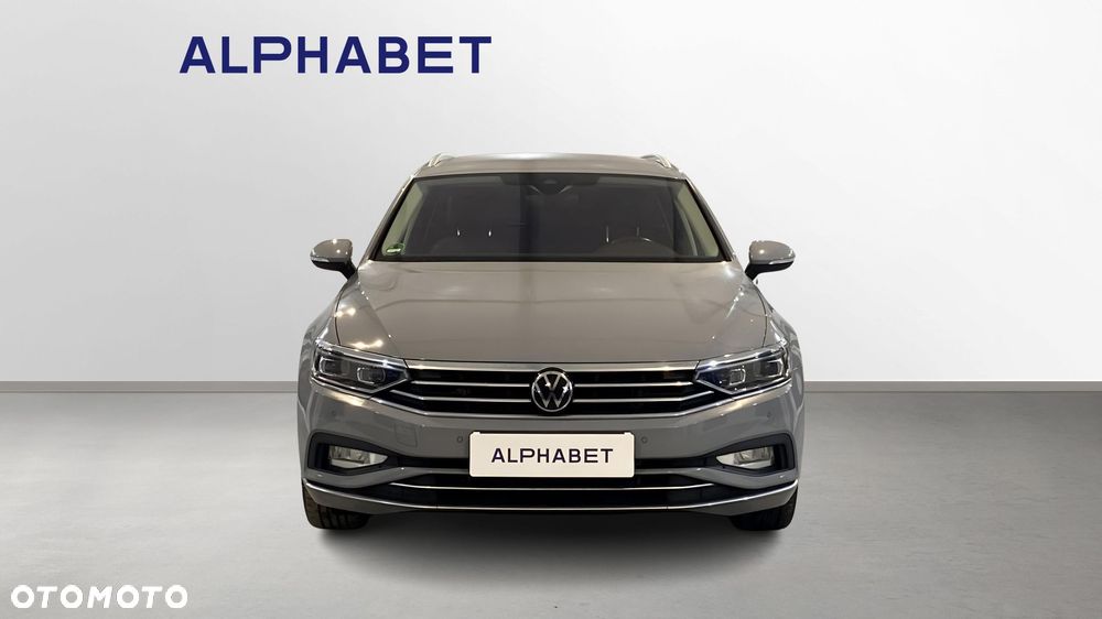 Volkswagen Passat - 8