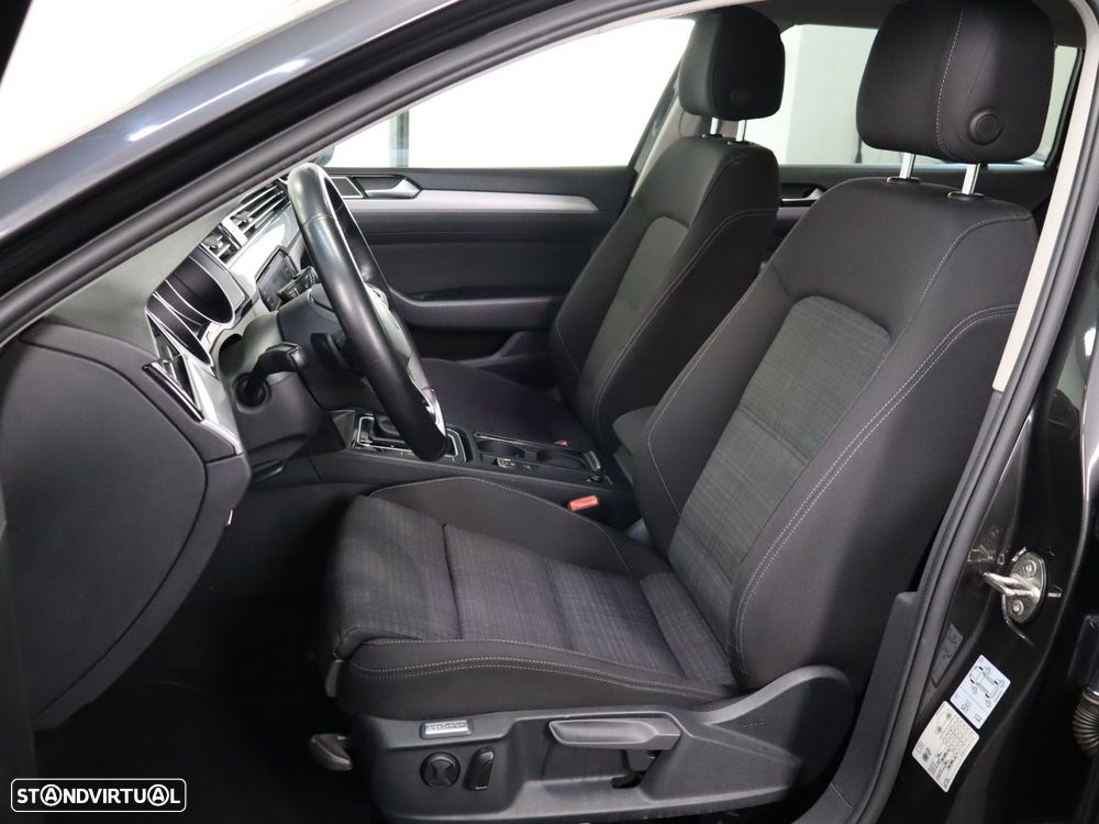 VW Passat Variant 2.0 TDI Business DSG - 8