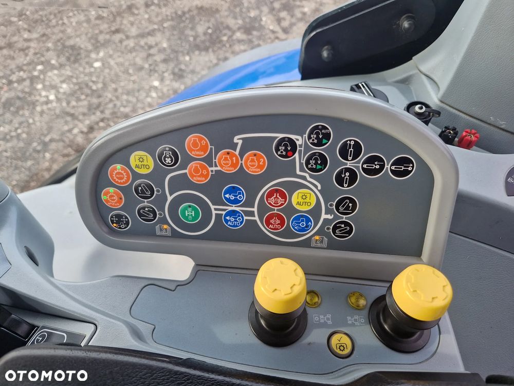 New Holland T7.270 AUTOCOMMAND - 13