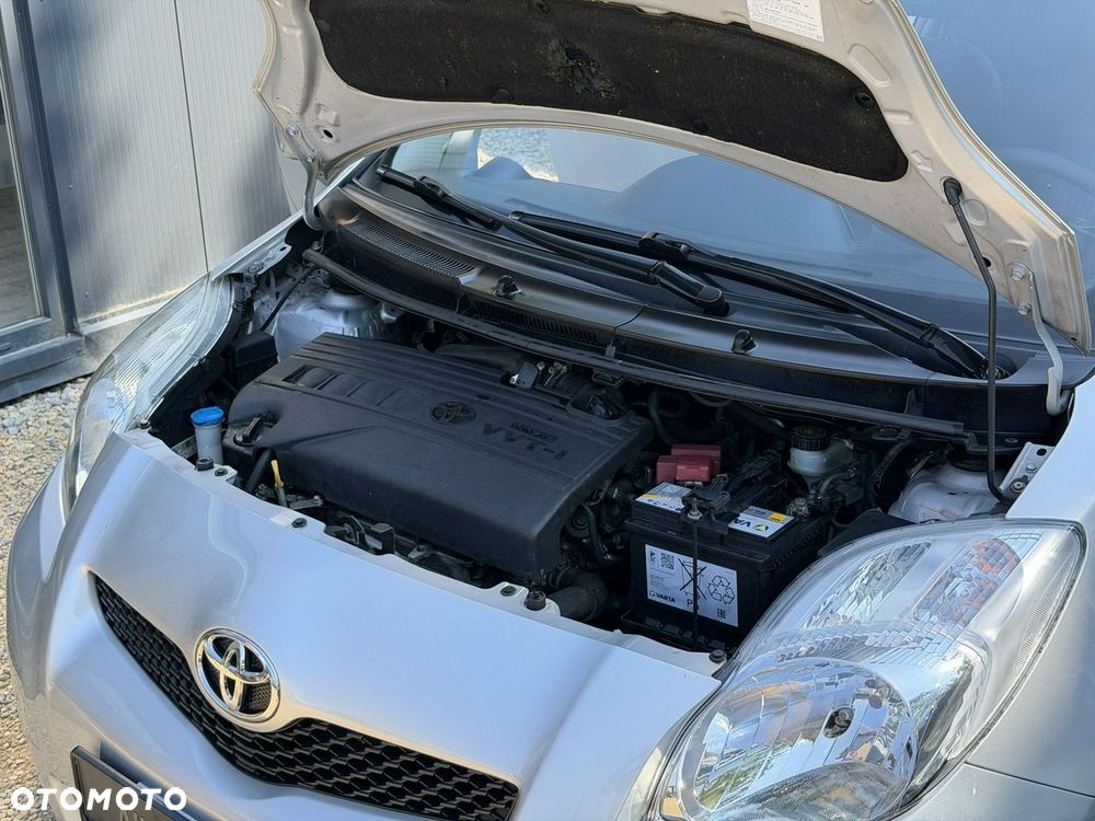Toyota Yaris - 24